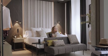 Junior Suite (Alcalá) | 1 bedroom, hypo-allergenic bedding, down comforters, Select Comfort beds
