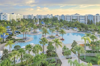 Indoor pool, 3 outdoor pools
