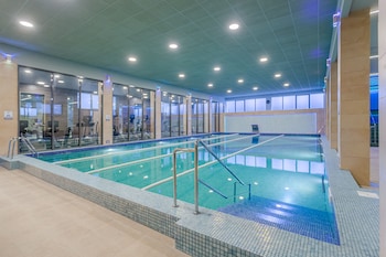 Piscine couverte, piscine extérieure (ouverte en saison)