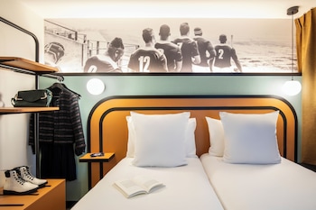 朝食、ディナーに営業 (フランス料理)