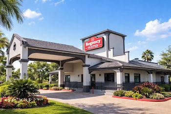 King Bed Non-Smoking | 办公桌、熨斗/熨板、免费 WiFi、床单