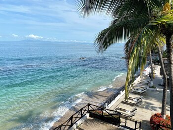 Family Suite with 2 bedrooms and Large Terrace Oceanfront | Beach/ocean view