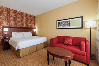 Breakfast and dinner served, American cuisine