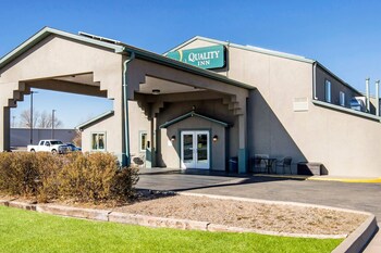 Pillowtop beds, desk, iron/ironing board, cribs/infant beds