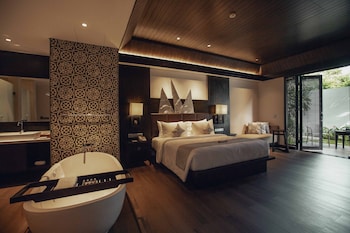 2 restaurants, breakfast served