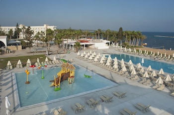 Indoor pool, 2 outdoor pools, pool umbrellas, sun loungers