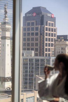 Presidential Suite, 1 King Bed | Deep soaking bathtub