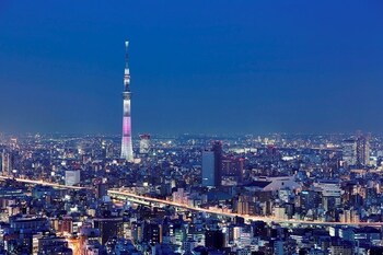 Sauna, hot tub, steam room, body treatments, aromatherapy