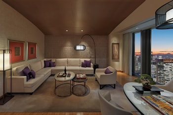 Sauna, hot tub, steam room, body treatments, aromatherapy