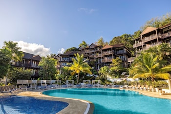 2 outdoor pools, free pool cabanas, pool umbrellas