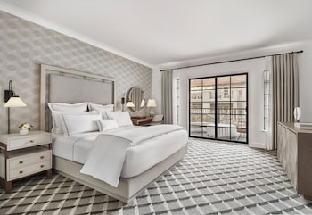 Café da manhã completo mediante uma taxa