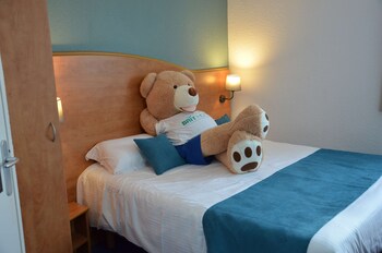 Daily buffet breakfast (EUR 12 per person)