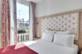 Double Room | In-room safe, iron/ironing board, free WiFi, bed sheets