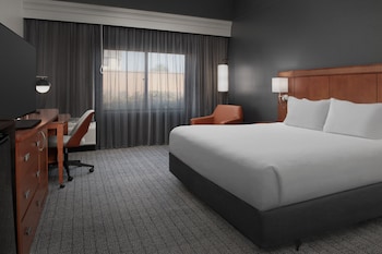 Daily cooked-to-order breakfast for a fee