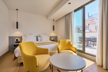 Deluxe Room, Terrace with Jacuzzi | Free minibar items, in-room safe, desk, laptop workspace