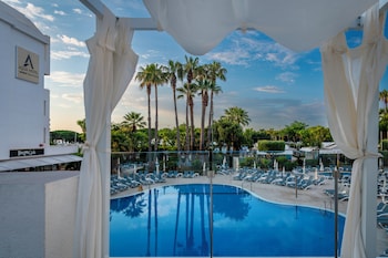 Indoor pool, outdoor pool, pool loungers