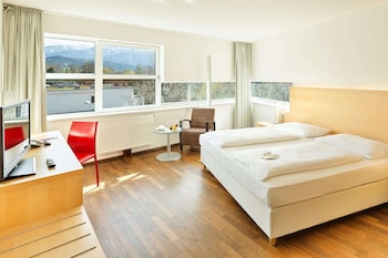 Suite | 1 dormitorio, ropa de cama hipoalergénica, minibar y caja fuerte