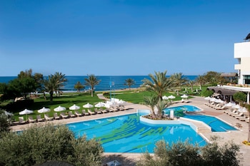 Indoor pool, 3 outdoor pools, pool umbrellas, sun loungers