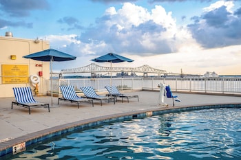 Piscine extérieure, cabanas gratuites, parasols