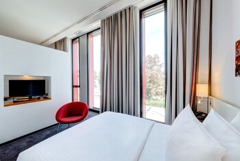 Petit déjeuner buffet (22 EUR par personne)