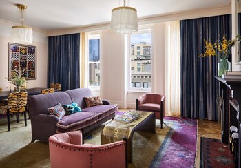 2 bedrooms, Egyptian cotton sheets, premium bedding, memory foam beds