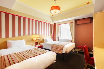 Bộ đồ giường cao cấp, chăn bông, nệm Select Comfort, bàn 