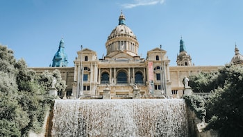 تقديم الإفطار والغداء والعشاء