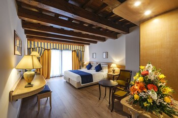 In-room safe, desk, soundproofing, iron/ironing board