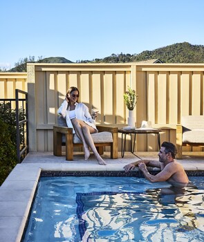 6 piscines extérieures, cabanas (supplément), parasols