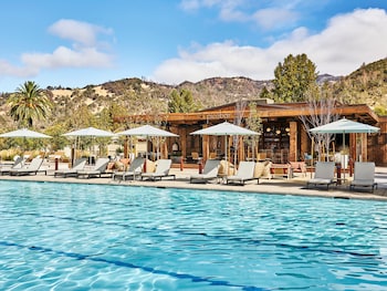 6 albercas al aire libre y camas balinesas (con cargo)