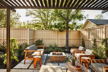 6 piscines extérieures, cabanas (supplément), parasols