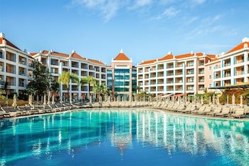 Indoor pool, 5 outdoor pools, pool umbrellas, pool loungers