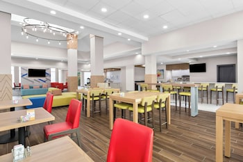 Desayuno para llevar todos los días (con cargo) 