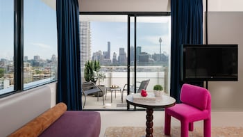 1 bedroom, premium bedding, minibar, in-room safe