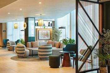 Couples treatment room(s), sauna, steam room, body treatments