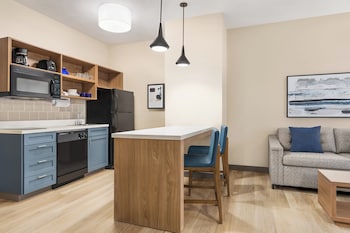 In-room safe, individually furnished, desk, laptop workspace