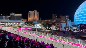 11 restaurantes, se sirven comidas, cenas y cocina mediterránea