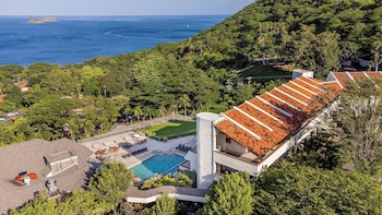 2 outdoor pools, pool umbrellas, sun loungers