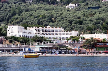Spiaggia privata nelle vicinanze, sabbia scura, lettini da mare
