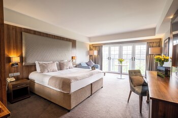 Couples treatment room(s), sauna, body treatments, aromatherapy