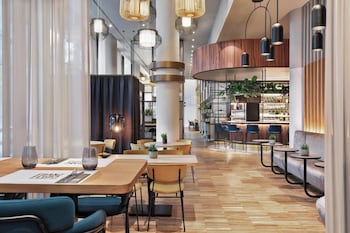 Frokostbuffé hver dag (EUR 32 per person)