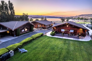 Signature Cabin, 1 King Bed with Sofa bed, Lake View (Odd & Ends)