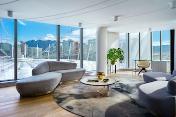 Loft, 1 Bedroom | Living area