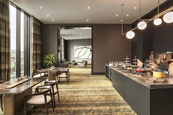 Couples treatment room(s), steam room, body treatments, body wraps