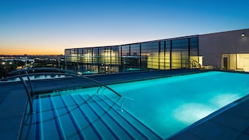 Piscine extérieure en saison
