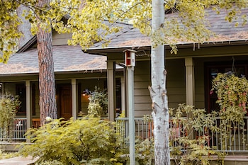 Deluxe River Cottages (202162546) | Terrace/patio