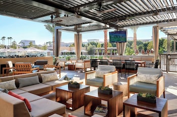 Outdoor pool, cabanas (surcharge), pool umbrellas