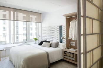 Departamento, 2 habitaciones, 2 baños | Área de sala de estar | Televisión de pantalla plana