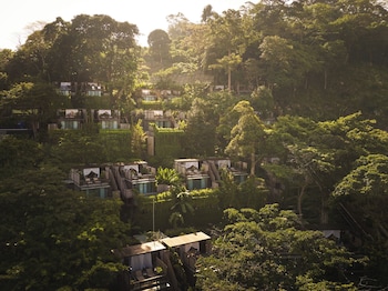 Suite, 2 Bedrooms, Garden View with 1 Bathroom | Free minibar items, in-room safe, laptop workspace, blackout drapes