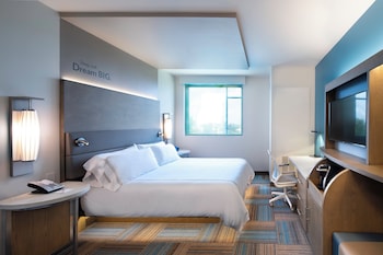 Breakfast, lunch, dinner served; American cuisine 